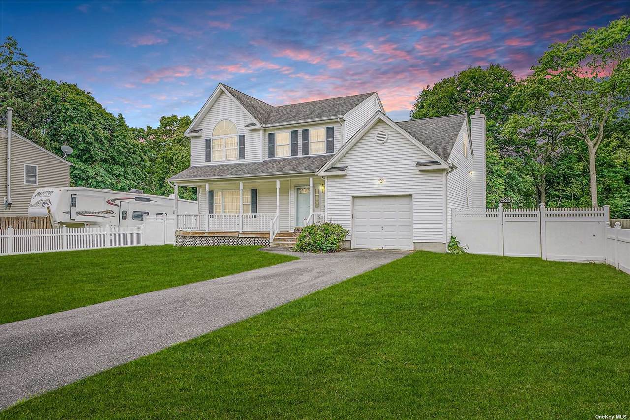 443 Rowlinson Drive - Photo 1