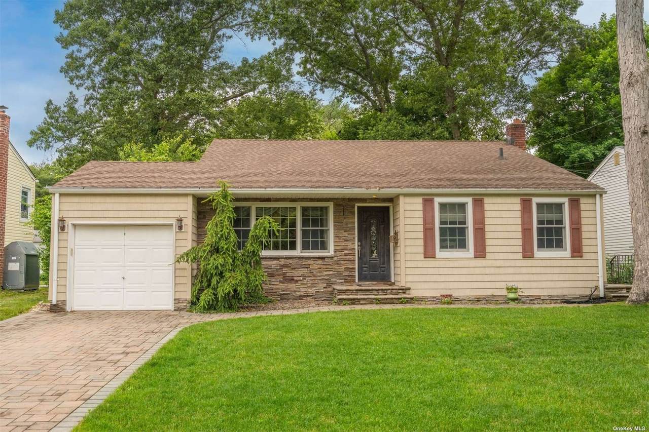 8 Congress Drive - Photo 1