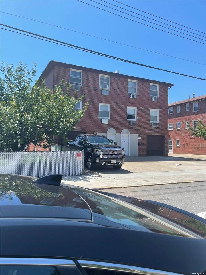 164-52 98th Street - Photo 1
