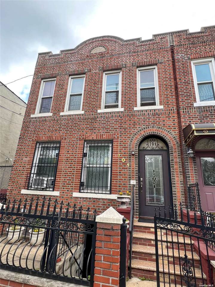 701 Pennsylvania Avenue - Photo 1
