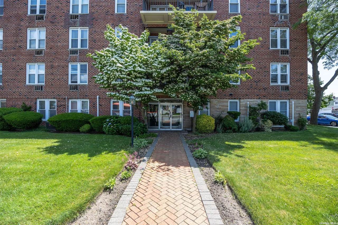 50 Hempstead Avenue - Photo 1