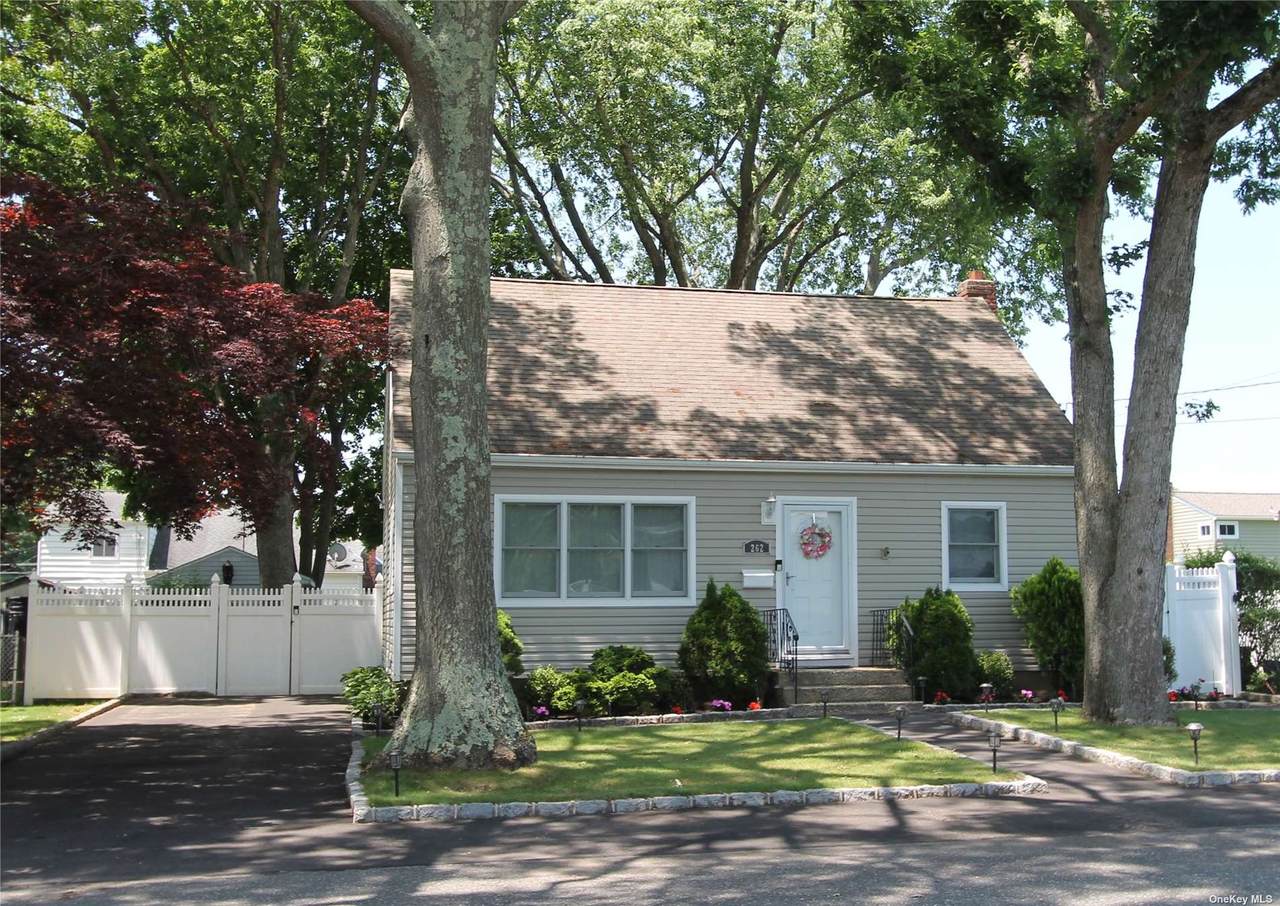 262 16th Street - Photo 1