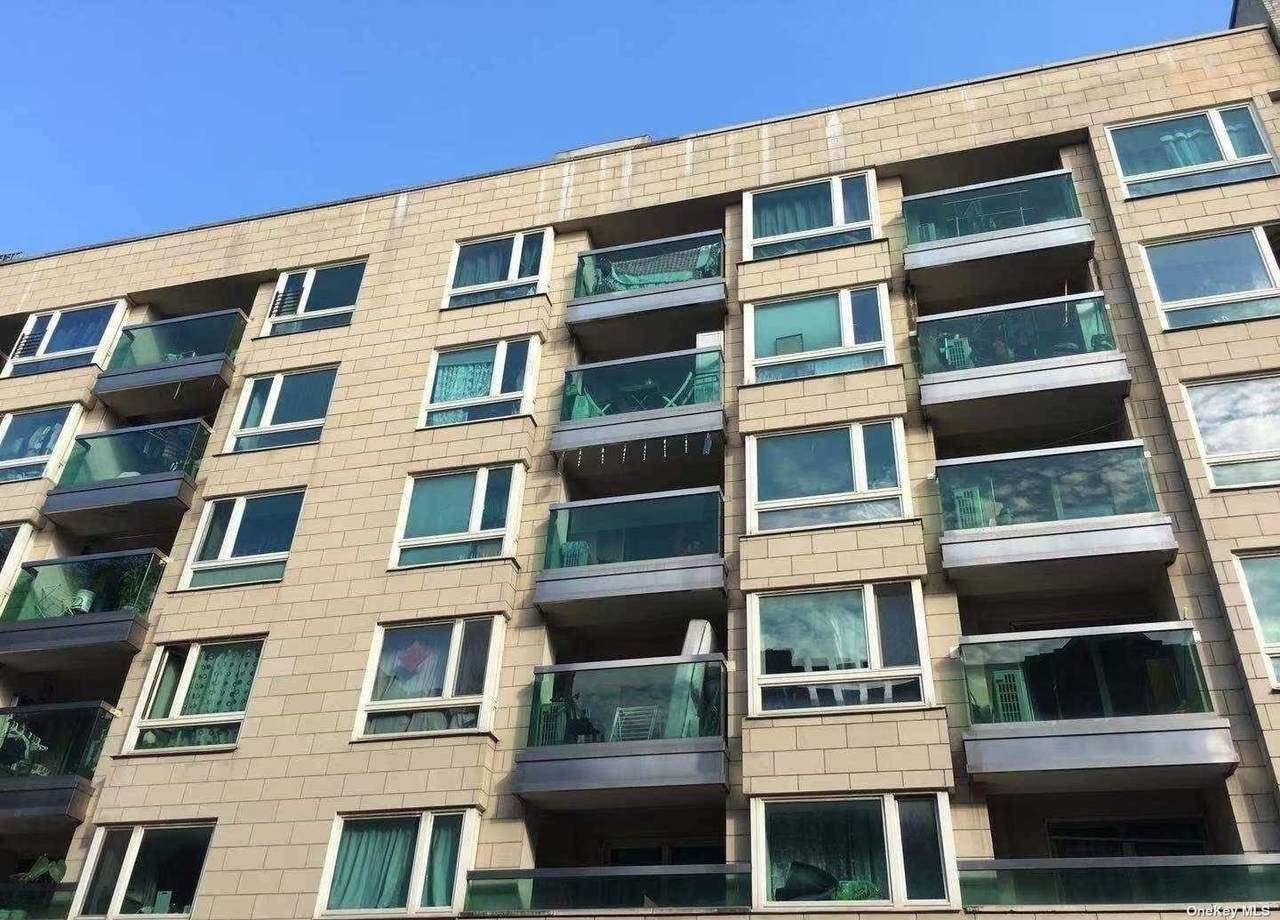 140-22 Beech Avenue - Photo 1
