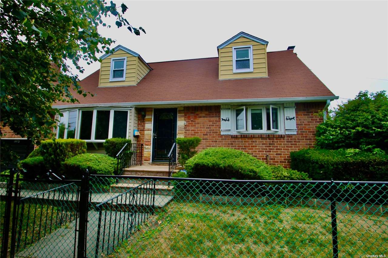 1975 Commonwealth Avenue - Photo 1