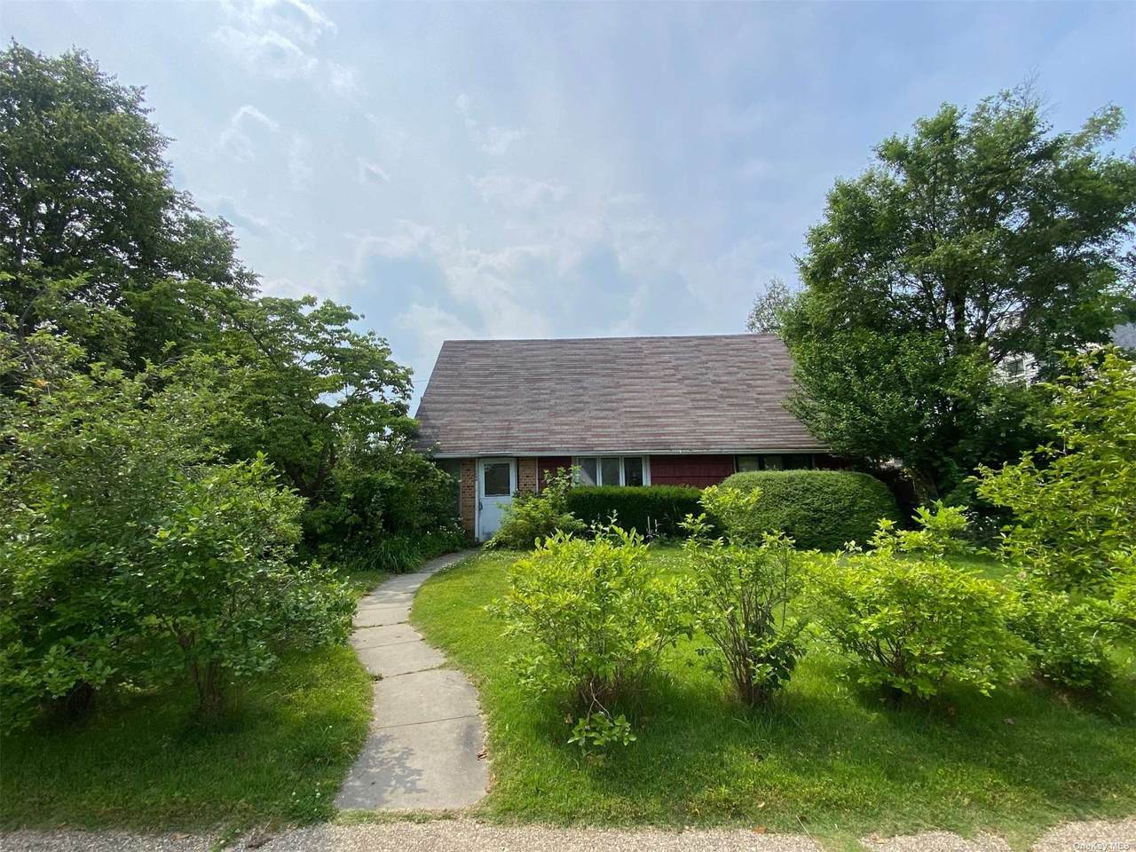 2077 Stuyvesant Avenue - Photo 1