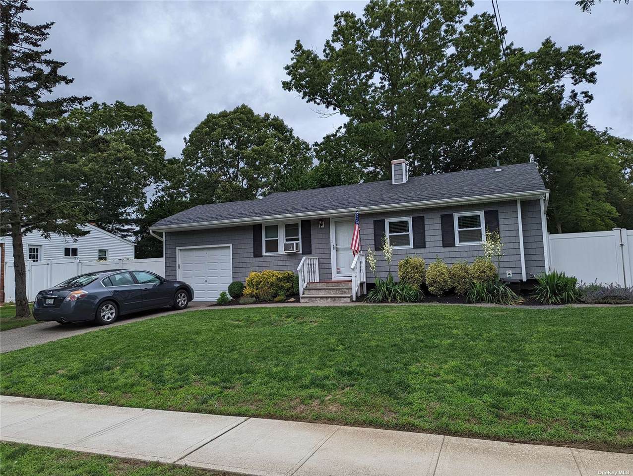 213 Stuyvesant Drive - Photo 1
