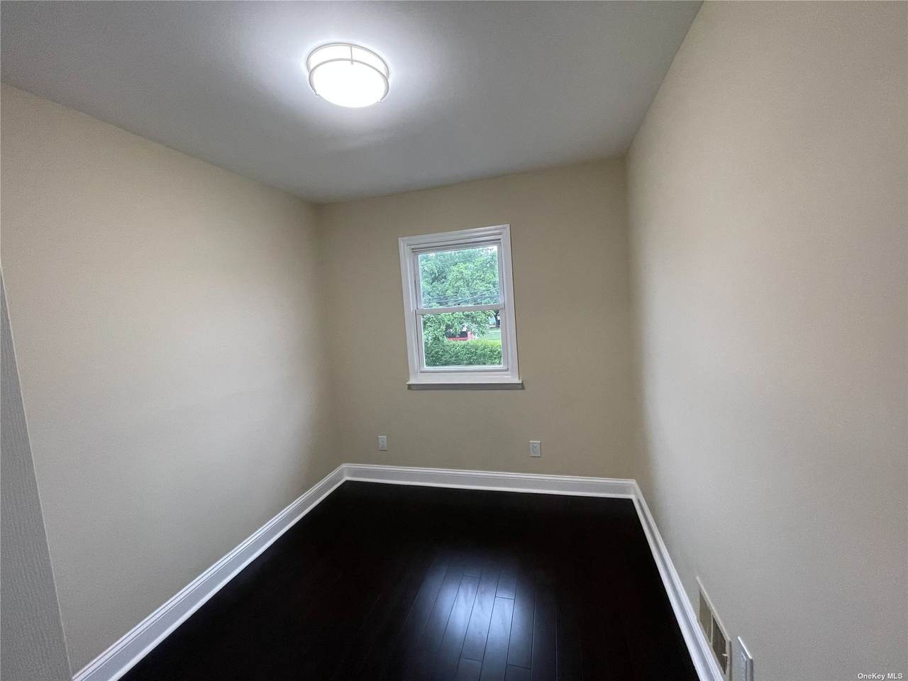 218-09 139th Avenue - Photo 1