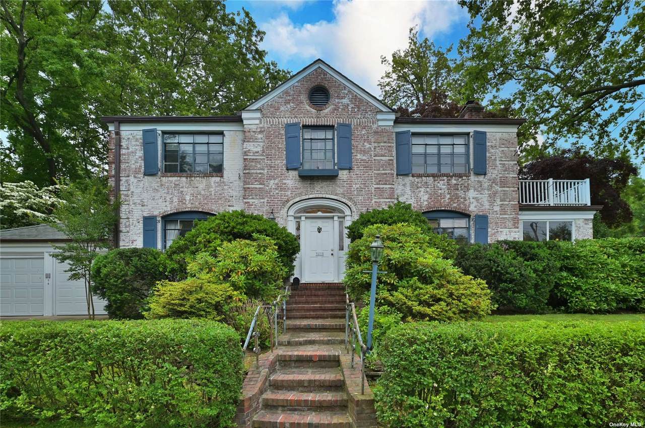 36-15 West Drive - Photo 1