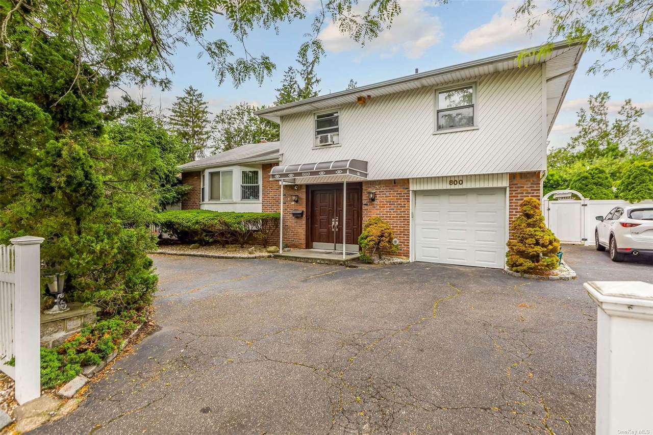 800 Merrick Avenue - Photo 1