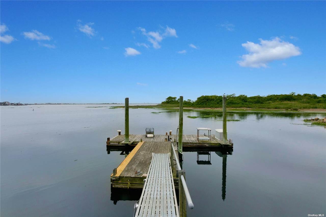 331 Crossbay Boulevard - Photo 1