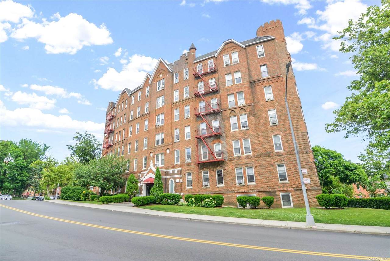 83-55 Lefferts Blvd - Photo 1