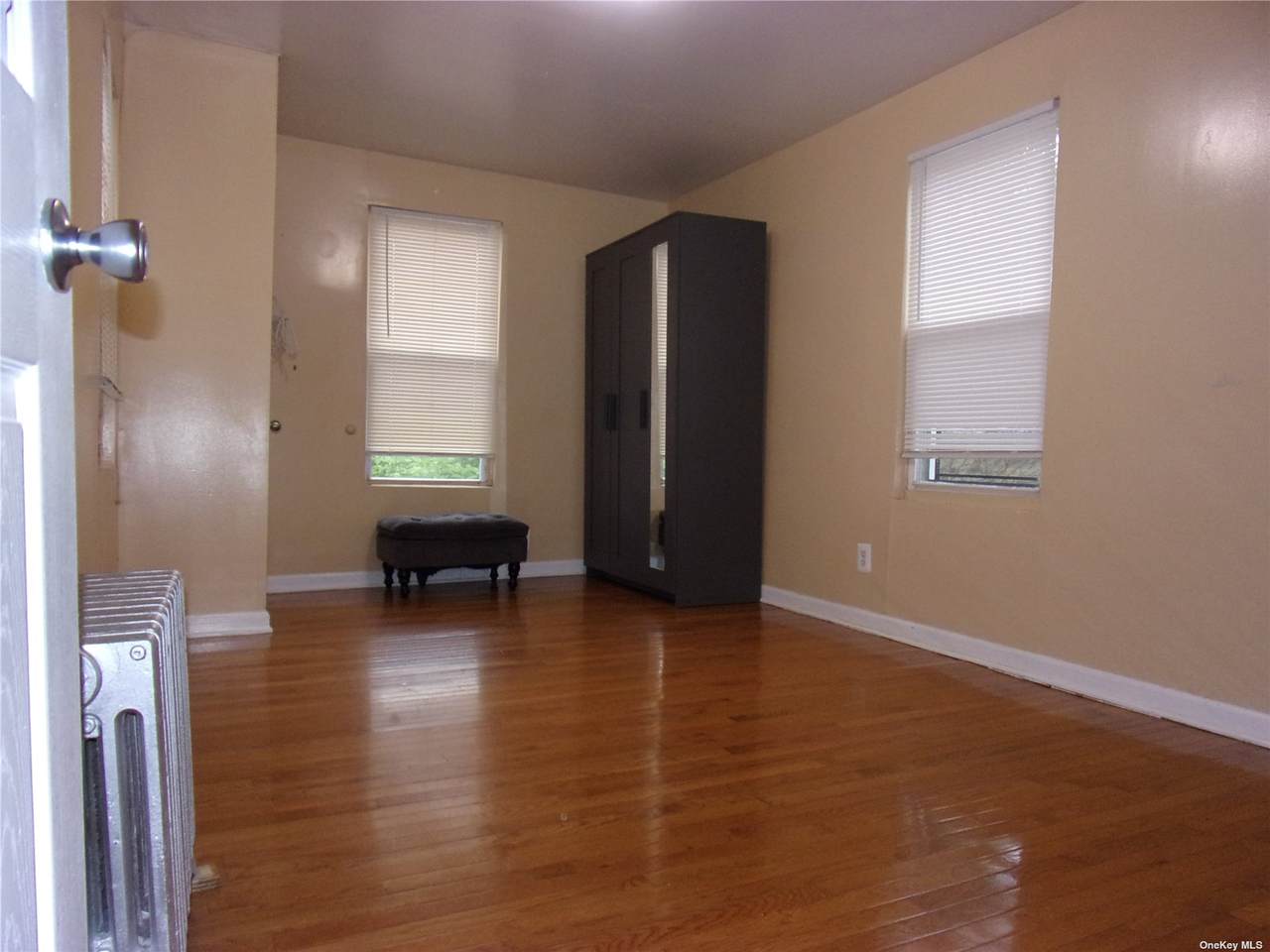 20 Schenck Avenue - Photo 1