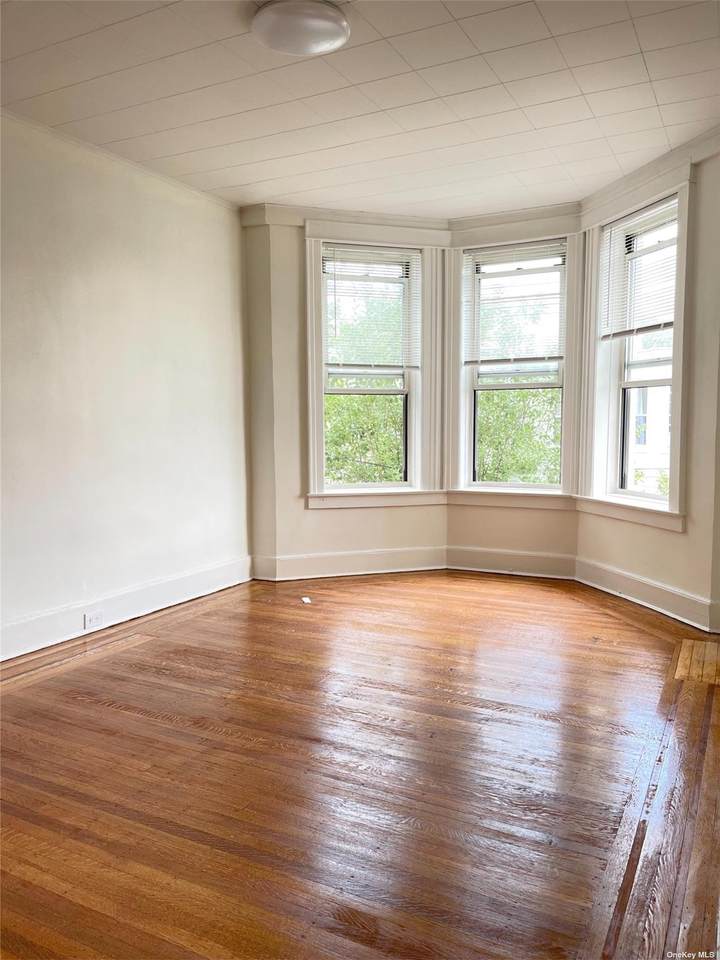 61-29 Gates Avenue - Photo 1