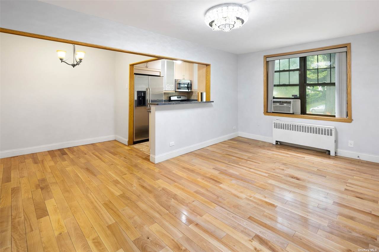 134-14 Jewel Avenue - Photo 1