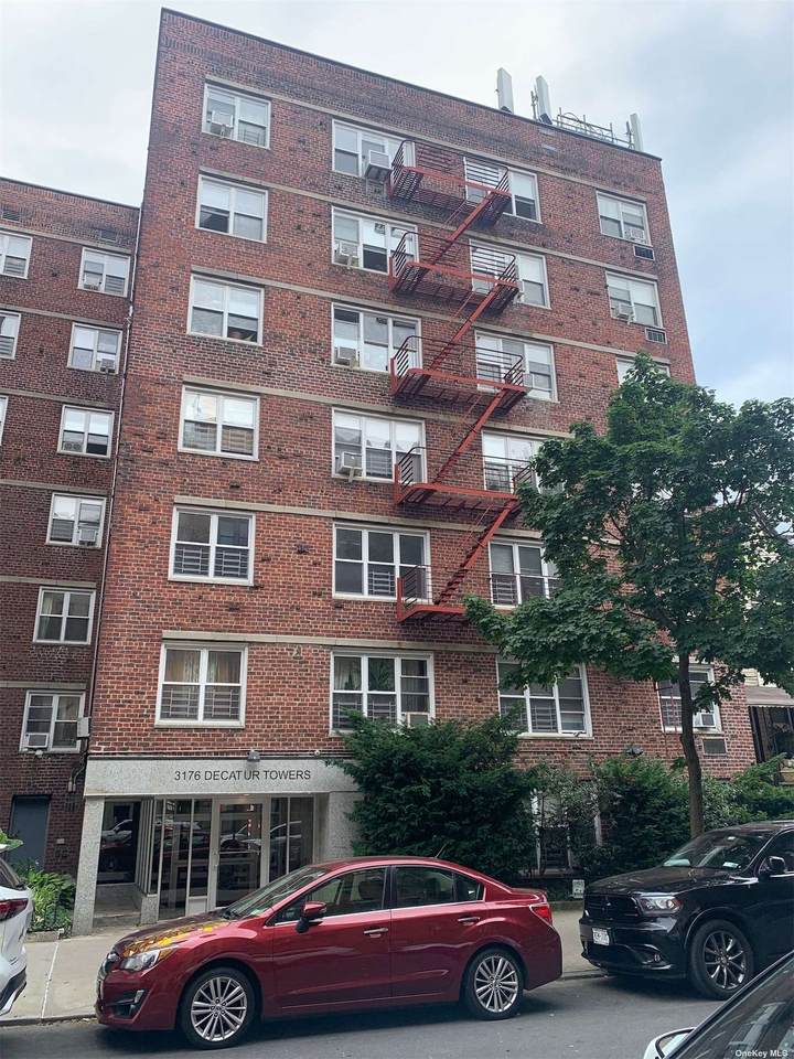 3176 Decatur Ave - Photo 1