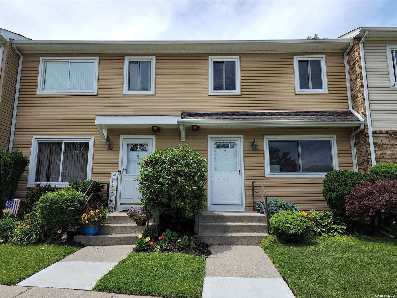 7 Townhouse Drive - Photo 1