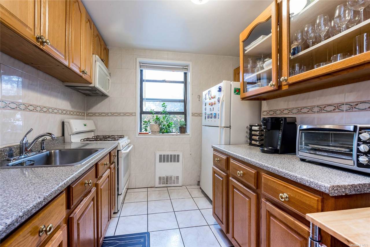 131-11 Kew Gardens Road - Photo 1