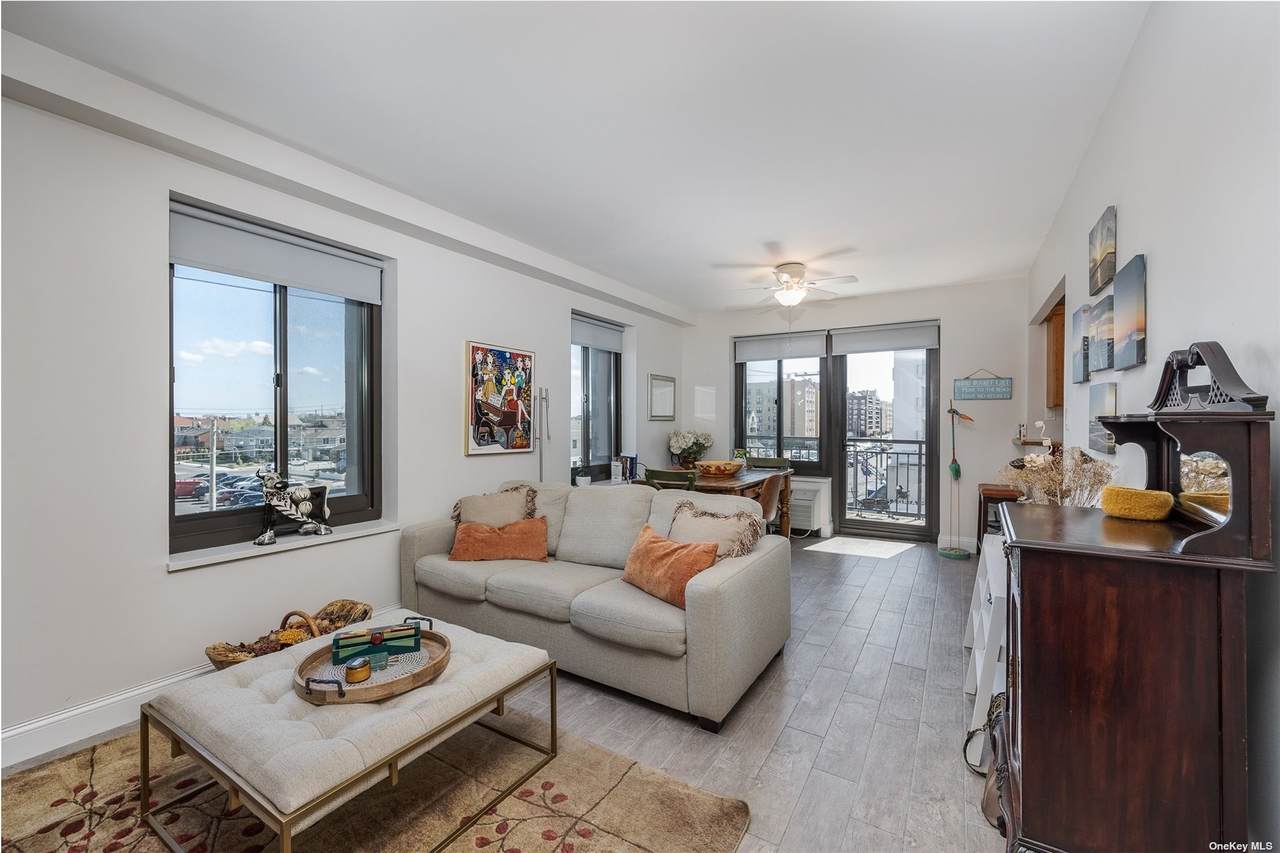 100 Broadway - Photo 1