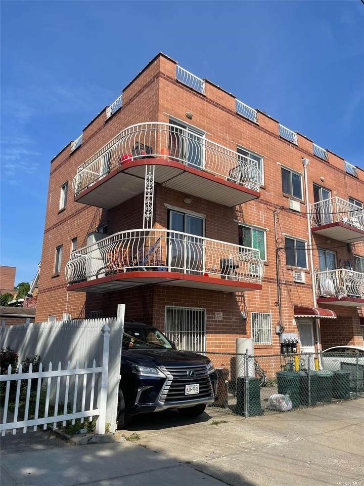 41-38 149 Place - Photo 1