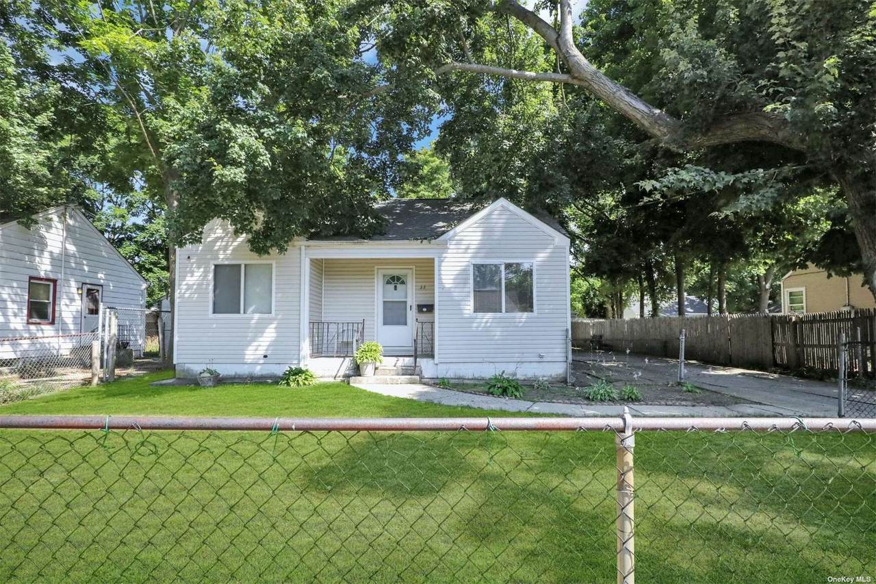 27 Hemlock Street - Photo 1