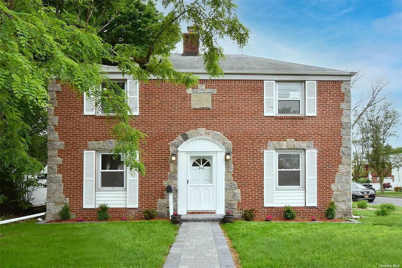 340 Nassau Boulevard - Photo 1