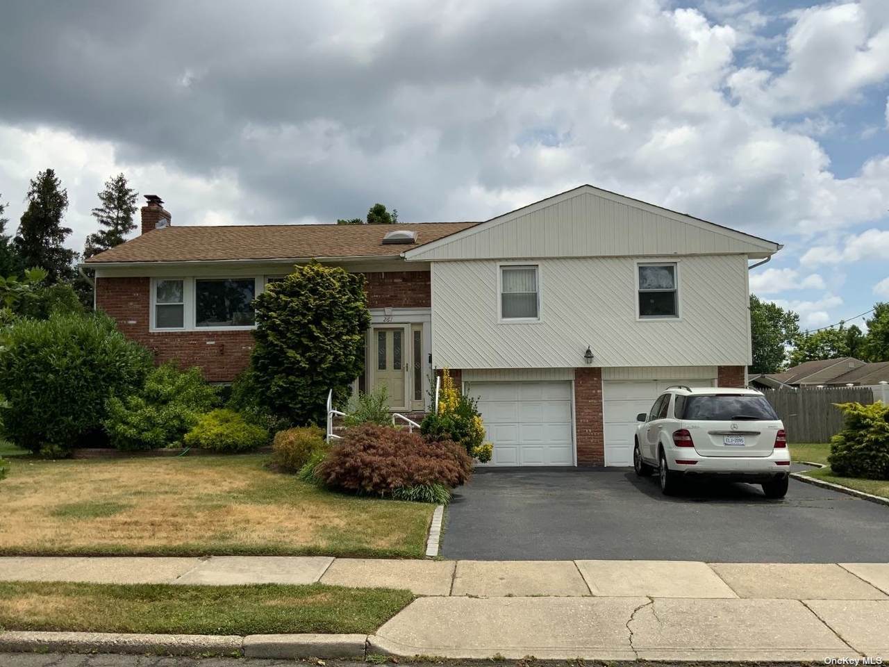 261 Gramercy Drive - Photo 1