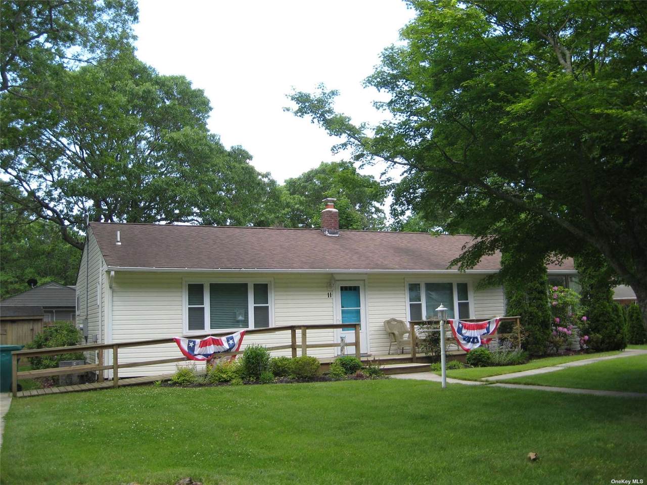 11 Chevy Chase Road - Photo 1