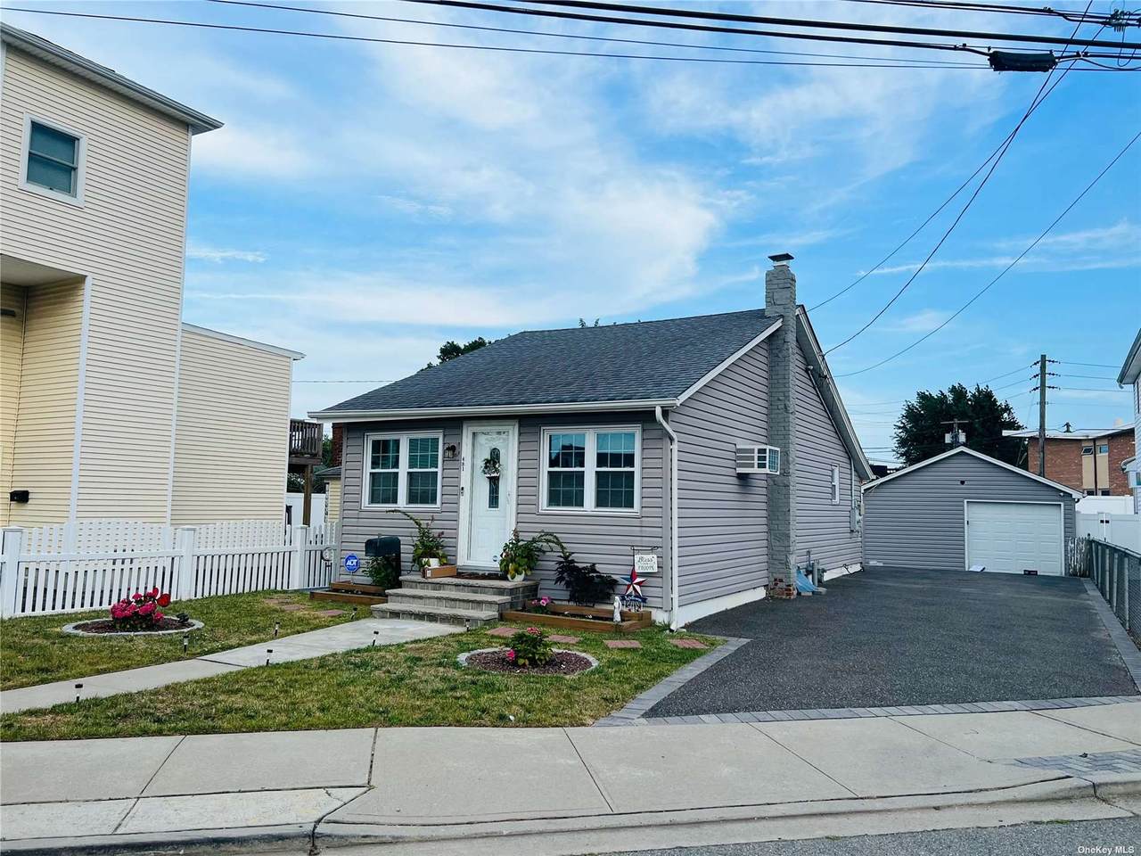 481 Albern Avenue - Photo 1