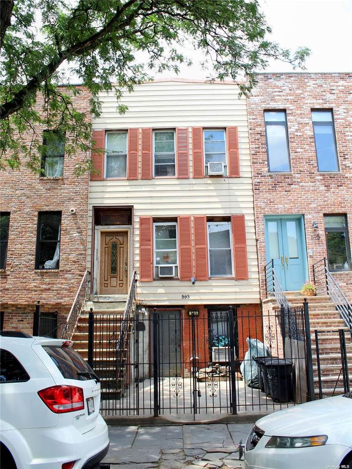 593 Van Buren Street - Photo 1