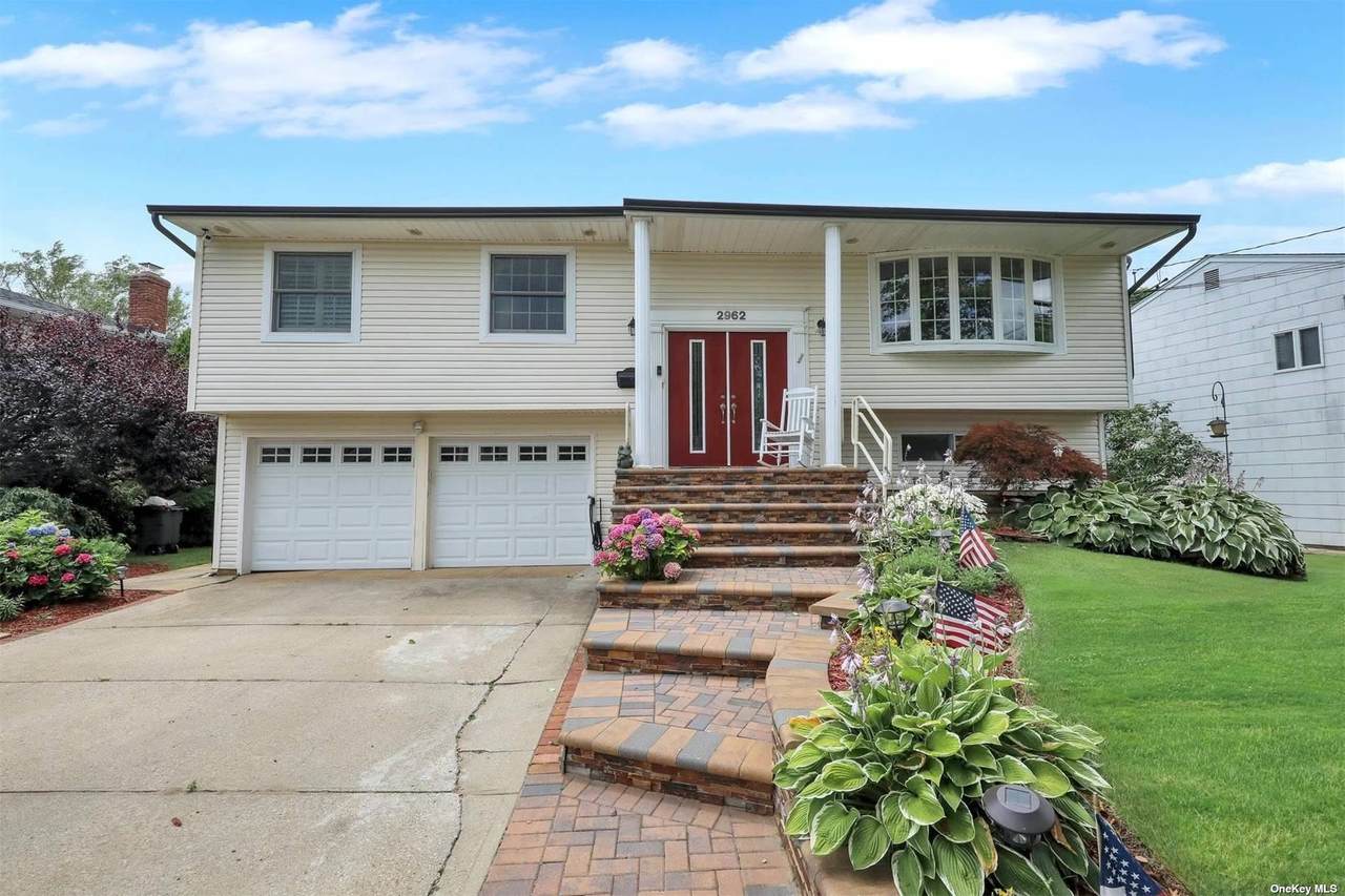 2962 Holiday Park Drive - Photo 1