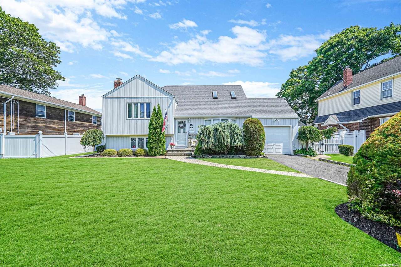 158 Berkeley Place - Photo 1