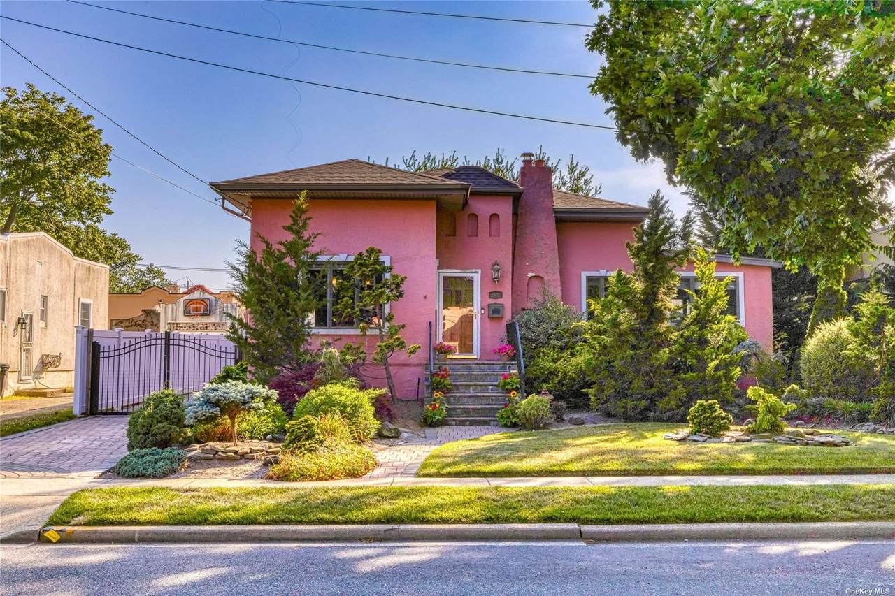 108 Lincoln Boulevard - Photo 1
