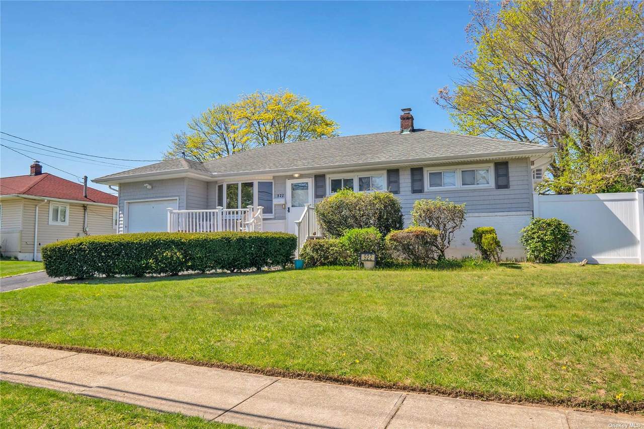 922 Clinton Avenue - Photo 1
