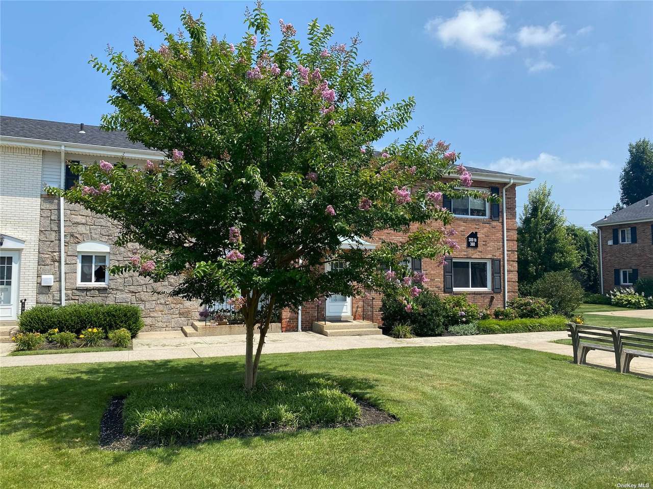 424 Dawson Lane - Photo 1