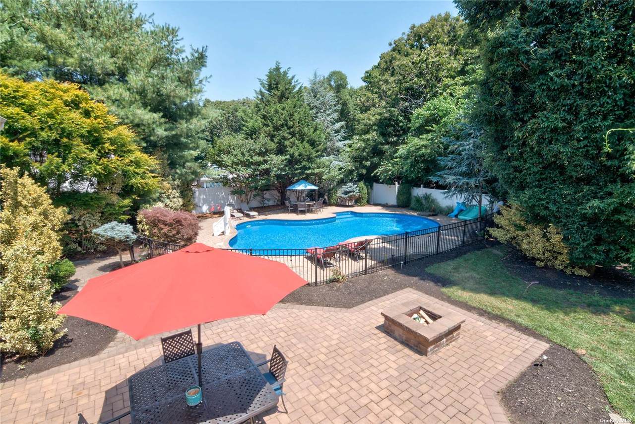 66 Greentree Drive - Photo 1