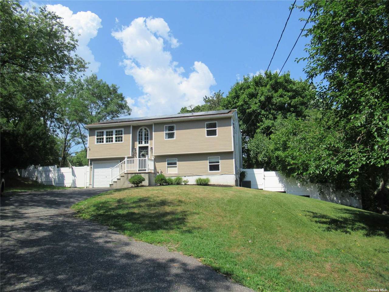 4 Bayonne Avenue - Photo 1