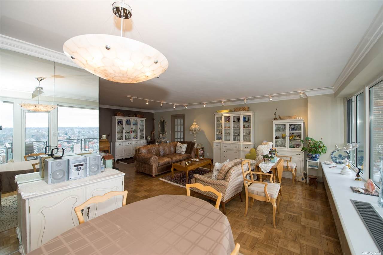166-25 Powells Cove Blv - Photo 1