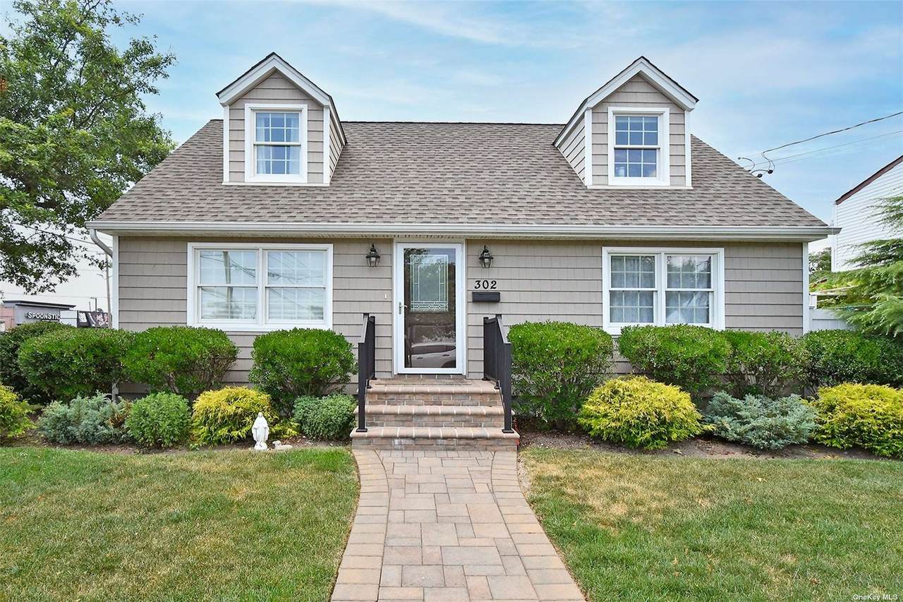 302 Massapequa Avenue - Photo 1