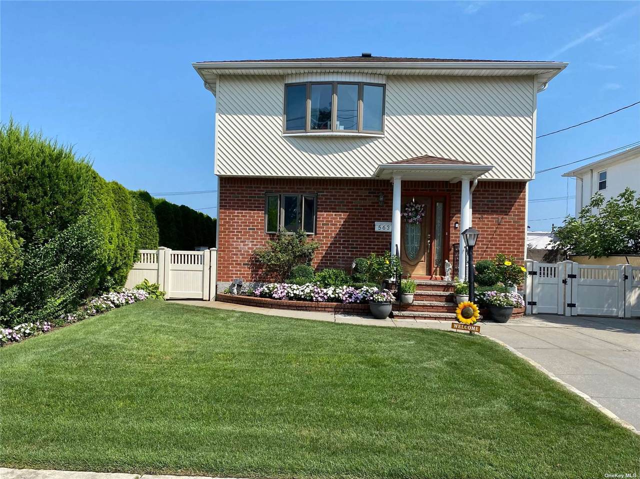 563 Broadway - Photo 1