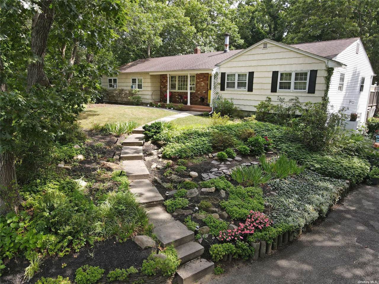 7 Stacy Court - Photo 1
