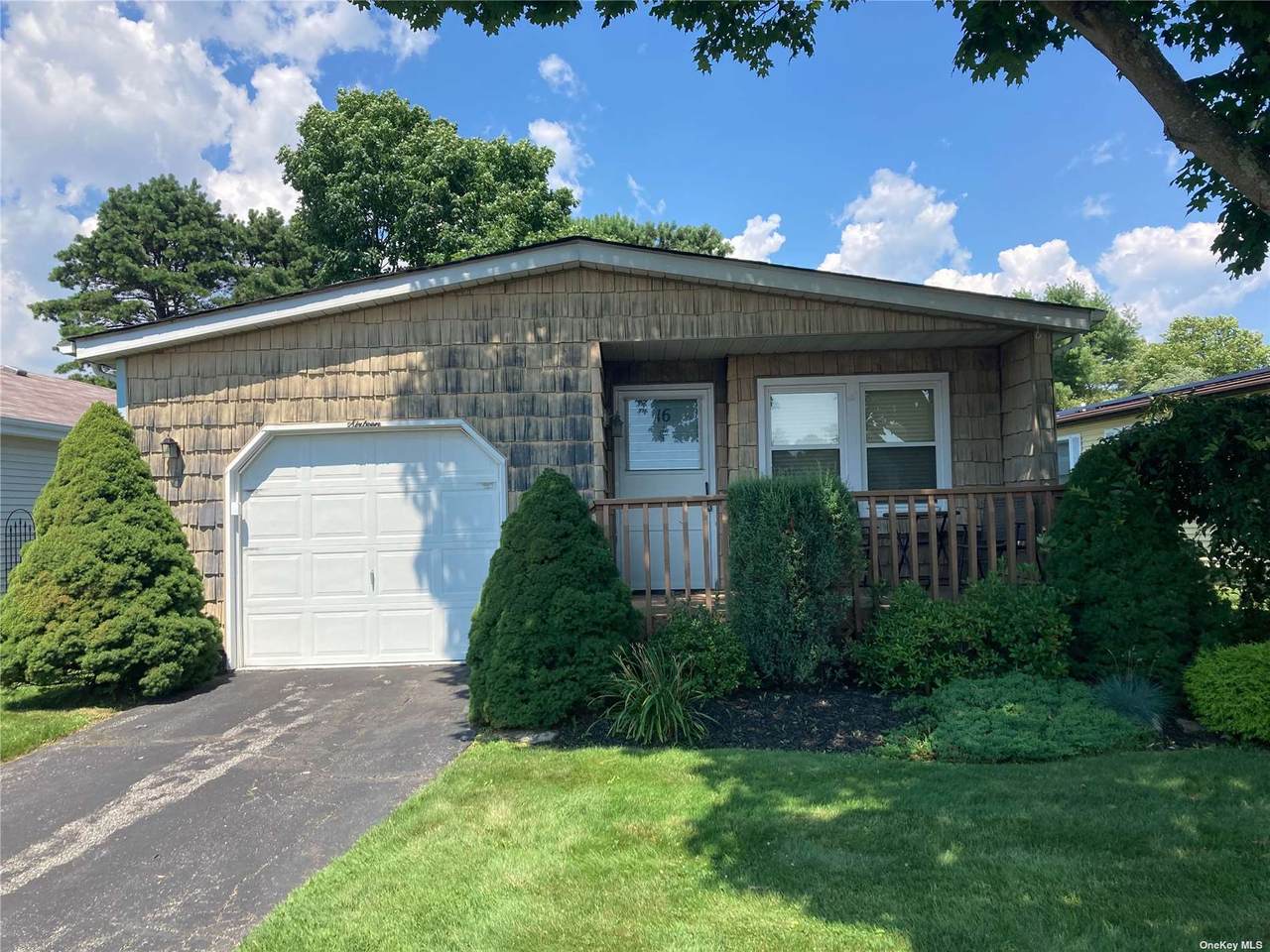 16 Dogwood Lane - Photo 1