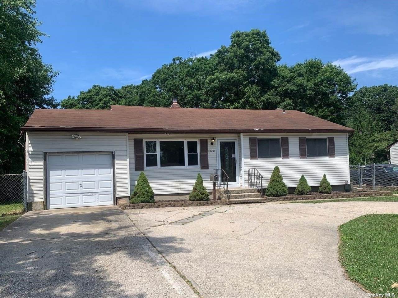 1070 Ocean Avenue - Photo 1