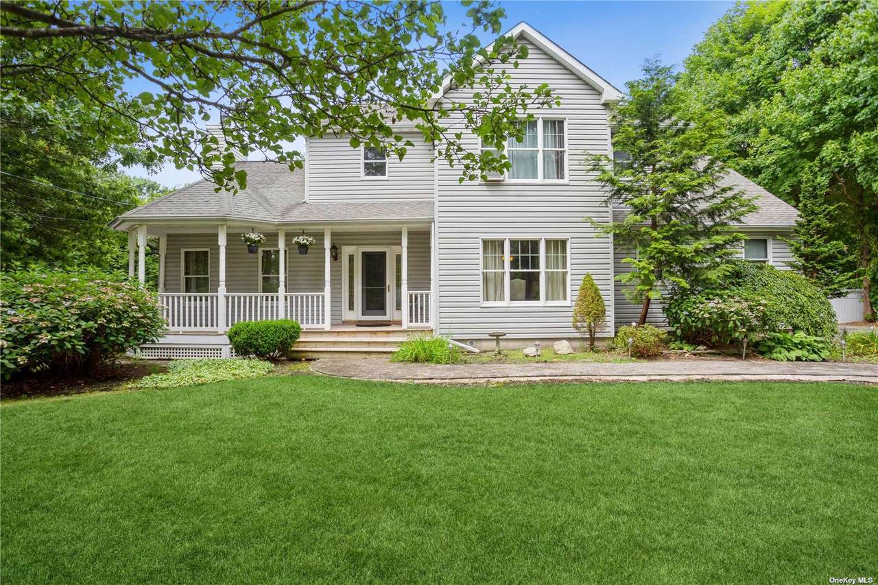 152 Dahlia Drive - Photo 1