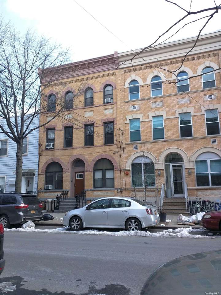 242 Kingsland Avenue - Photo 1