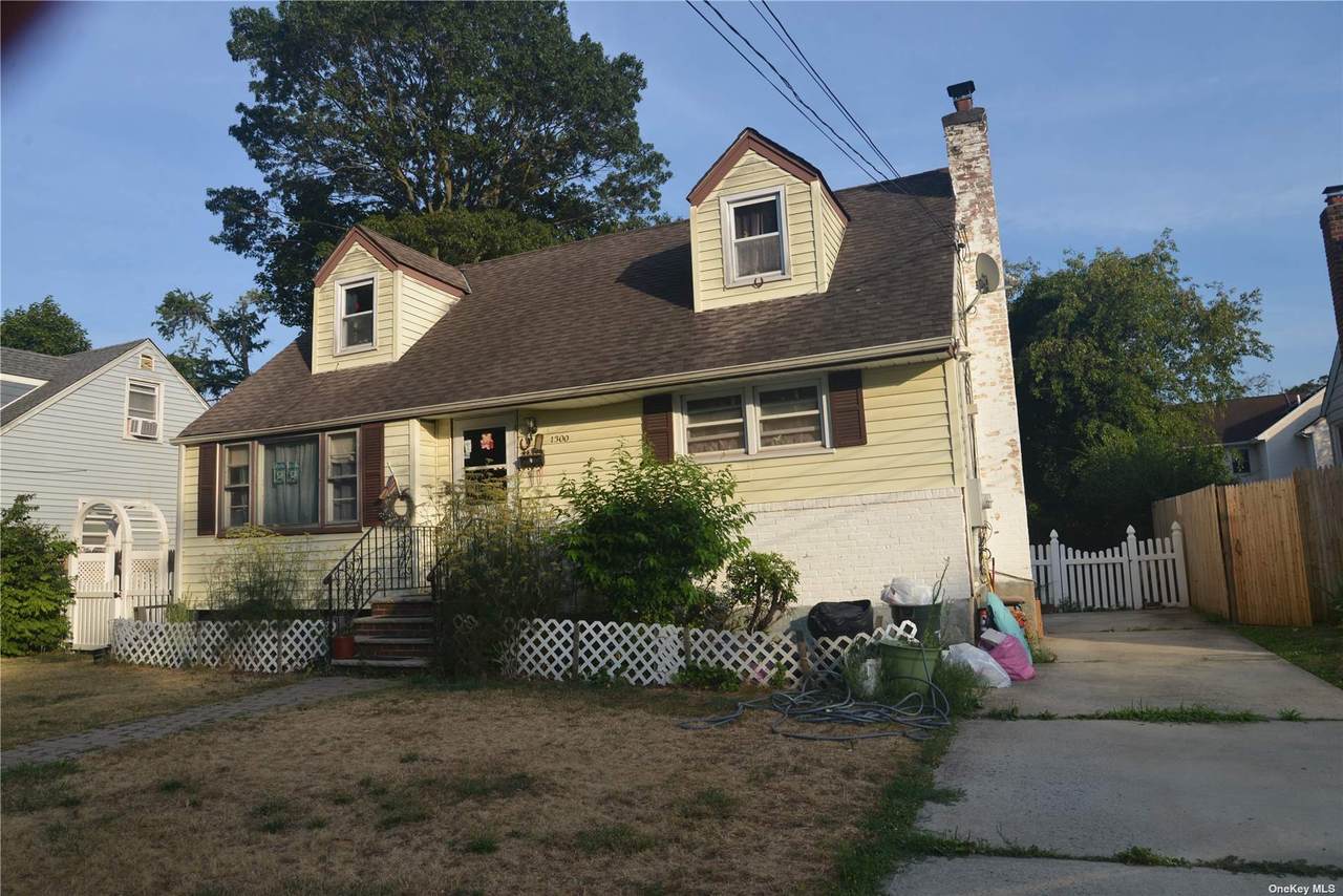 1300 Pembroke Street - Photo 1