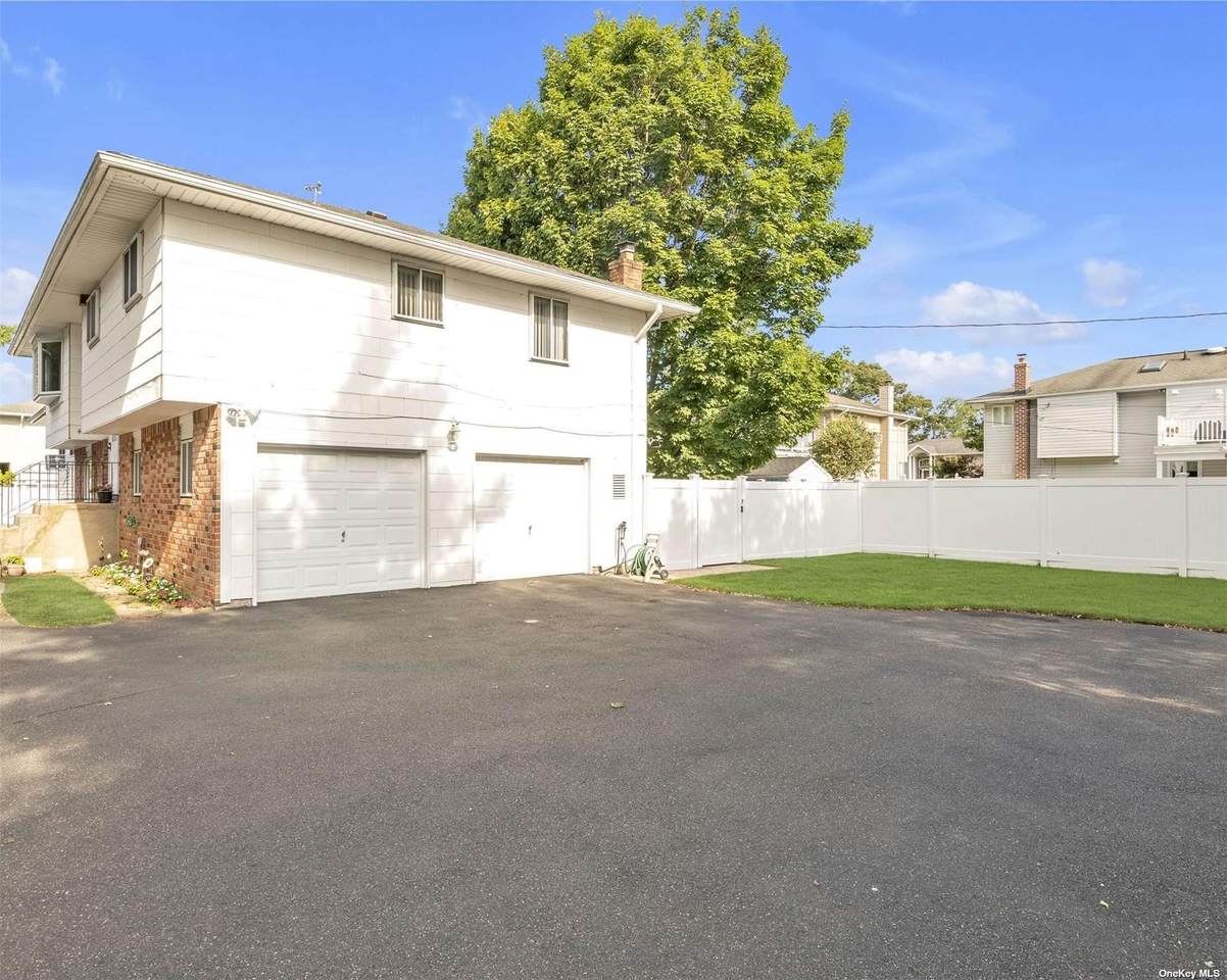 4030 Hicksville Court - Photo 1