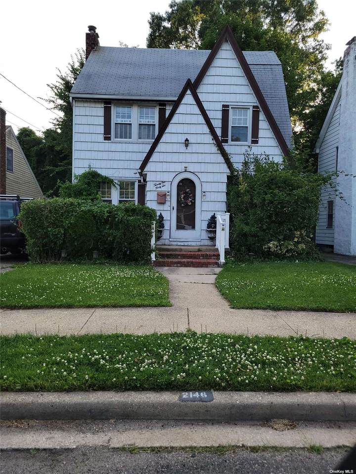 2146 Walnut Street - Photo 1