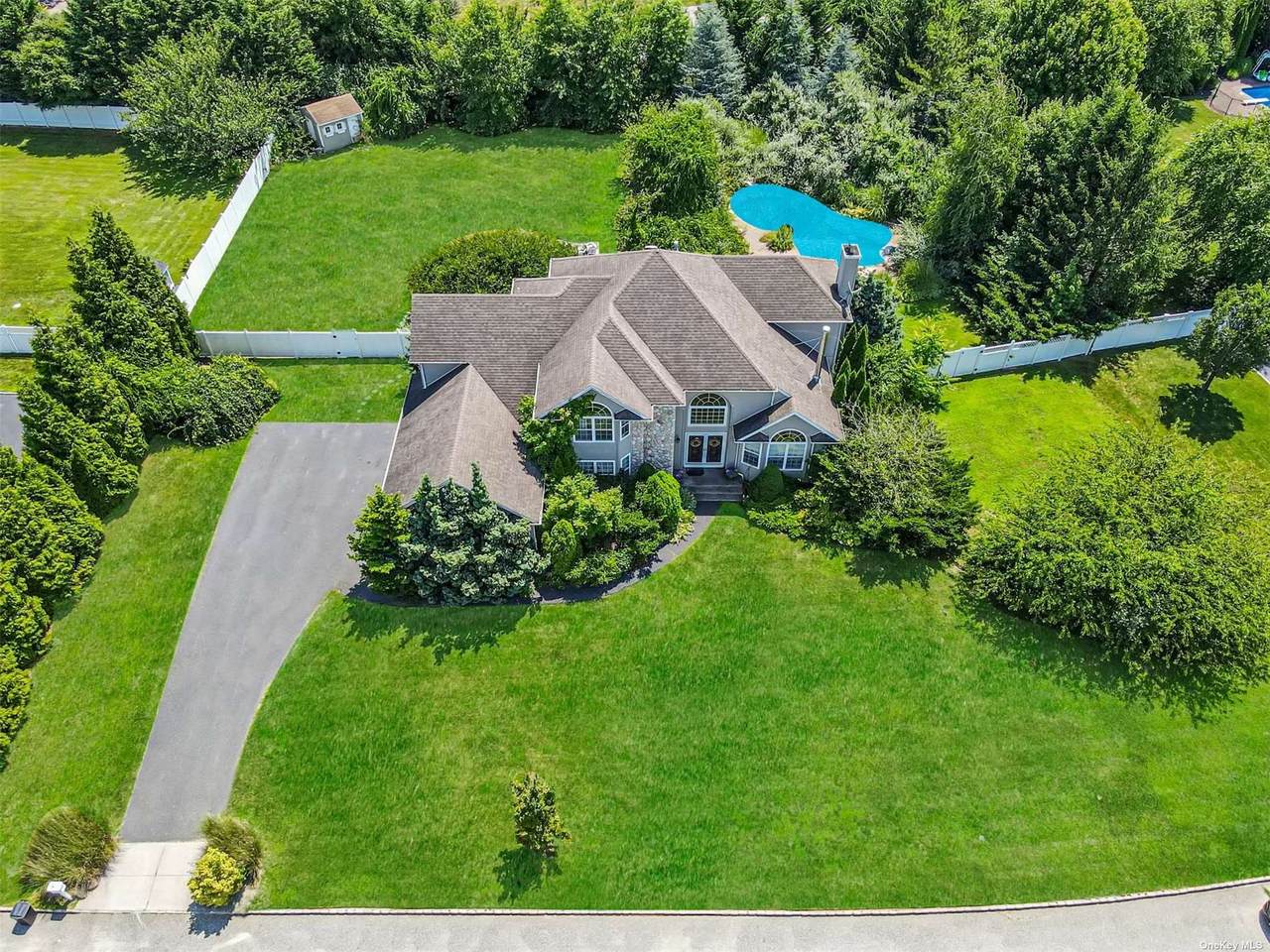 11 Redwood Lane - Photo 1