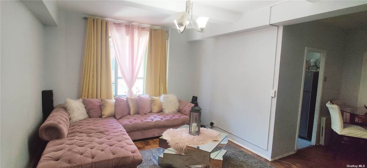 1585 Unionport Road - Photo 1