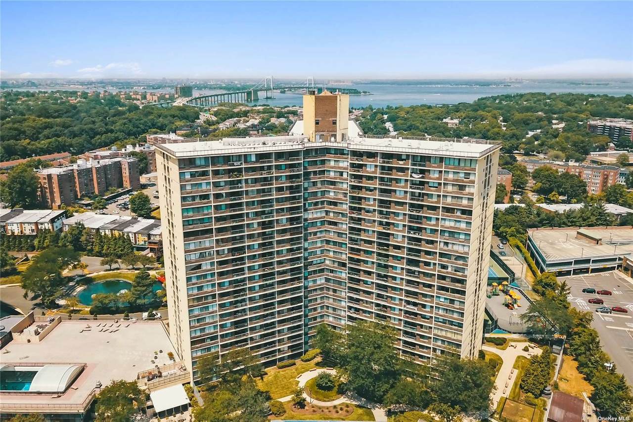 2 Bay Club Drive - Photo 1